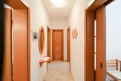 Ferienwohnung mit Terrasse und Klimaanage
