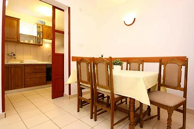 Apartment für bis zu 5 Personen mit Terrasse,