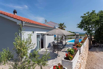 Villa Mia mit Pool in Garica