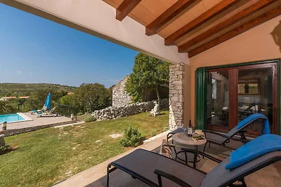 Villa mit Meerblick und Pool