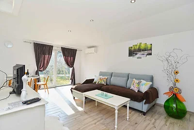 Ferienhaus mit Garten und Grill