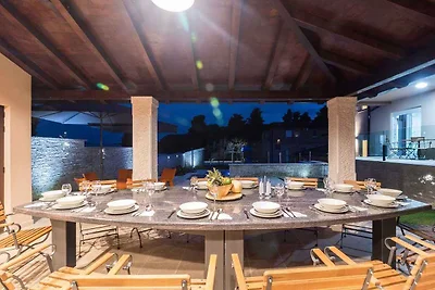 Villa mit Pool, Sauna und Jacuzzi