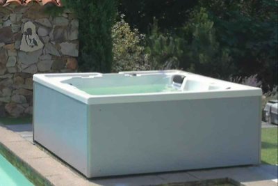 Mobilehome mit Terrasse, Pool und Klimaanlage