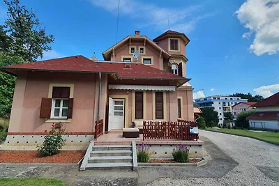 Ferienwohnung mit schönem Garten und einer gr
