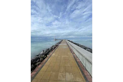 Ferienhaus in Strandnähe mit Terrasse und