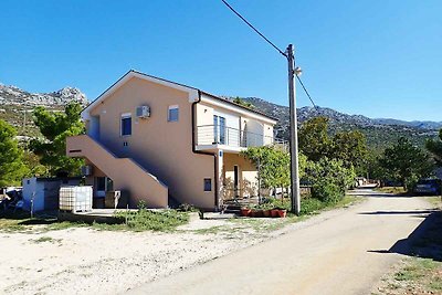 Ferienwohnung mit Balkon und Grill