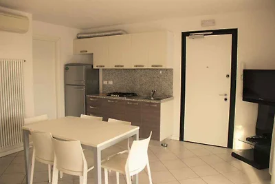 Ferienwohnung mit Klimaanlage und Balkon in d