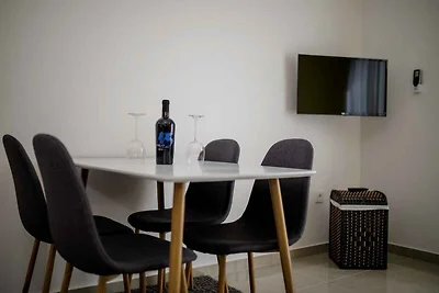 Schöne Wohnung auf der Insel Rab, nur 700m vo