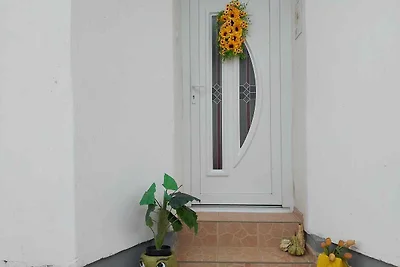 Ferienhaus mit grossem Garten, WLAN und
