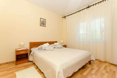 Ferienwohnung mit Balkon und Grill