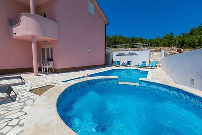 Ferienwohnung mit Pool und Jacuzzi