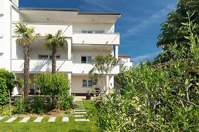 Ferienwohnung mit Balkon und Blick aufs Meer