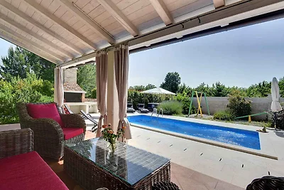 Villa mit Klimaanlage und Pool