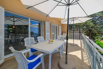 Ferienwohnung mit Klimaanlage und Balkon