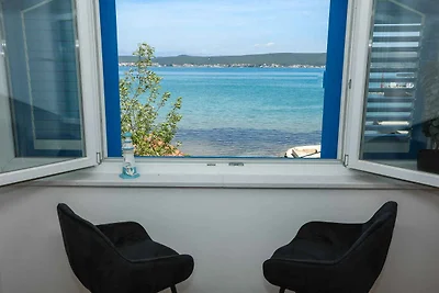 Moderne Seafront Apartments in Mrljane auf de