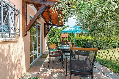 Ferienwohnung mit Terarsse und Garten