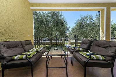 Villa mit Pool und Klimaanlage