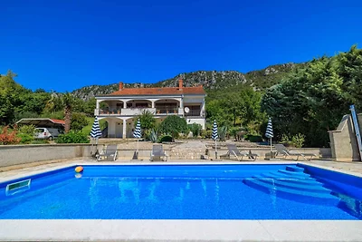 Ferienwohnung mit Pool und Klimaanlage