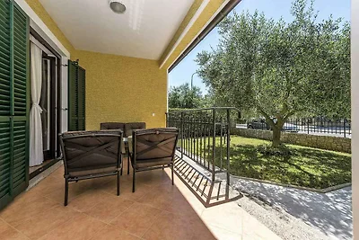 Villa mit Pool und Klimaanlage