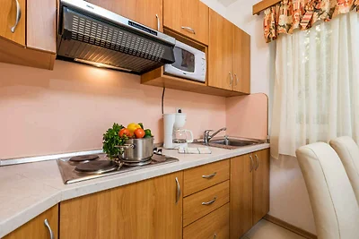 Charmante Ferienwohnung Mihaela mit Meerblick