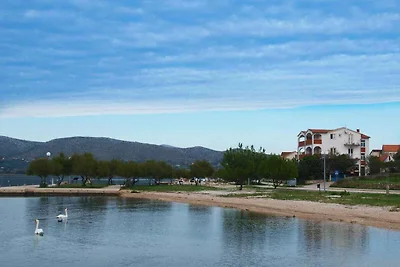 Apartamento Vacaciones familiares Jadrtovac