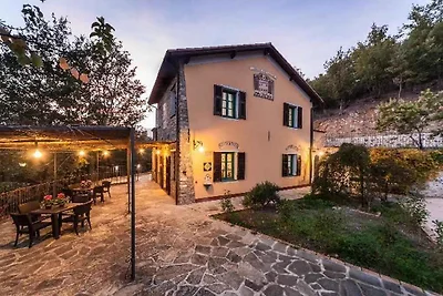 Ferienhaus mit Klimaanlage, Garten und Pool
