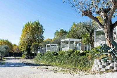 Mobilehome mit Holzterrasse