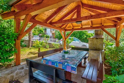 Ferienwohnung mit Pool, Grill und Klimaanlage