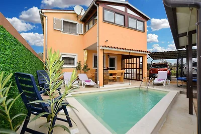 Ferienwohnung mit Pool und Klimaanlage