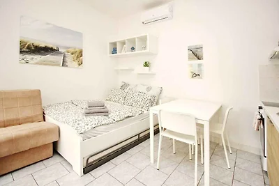 Studio mit Klimaanlage und Terrasse