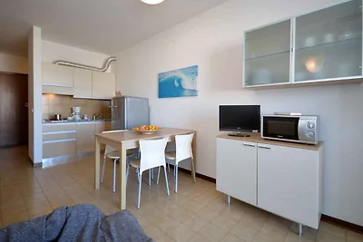 Studio mit Klimaanlage und Balkon