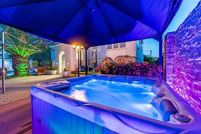 Ferienwohnung mit Pool und Whirpool