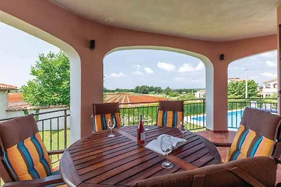 Villa mit beheiztem Pool