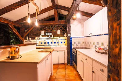 Villa mit Pool und Klimaanlage