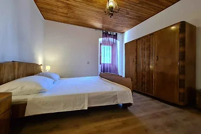 Ferienhaus mit Garten und Klimaanlage