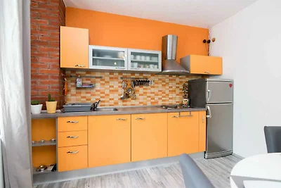 Ferienwohnung mit Garten und Klimaanlage