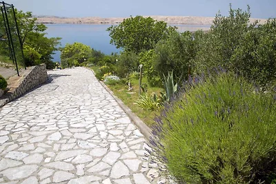 Villa mit Swimmingpool und Meerblick