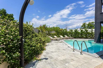 Villa mit Klimaanlage und Pool
