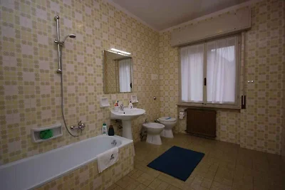Ferienwohnung mit Klimaanlage und Balkon