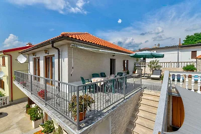 Ferienwohnung mit Klimaanlage und Balkon