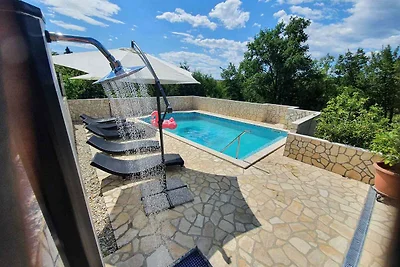 Ferienwohnung mit Balkon und Pool
