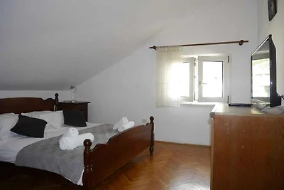 Apartment mit zwei Schlafzimmern im zweiten S