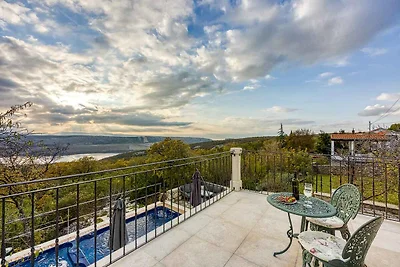 FerienHaus Mit Pool und herrlichem Meerblick