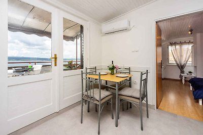 Ferienwohnung mit Balkon und Meerblick