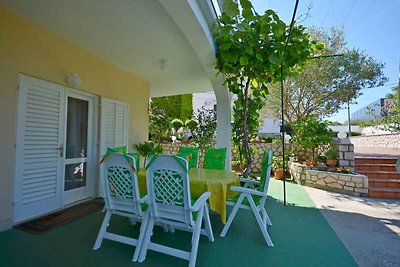 Ferienwohnung mit Terrase und Klimaanlage