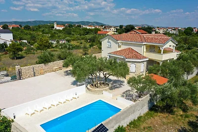 Ferienhaus mit Klimaanlage und Pool