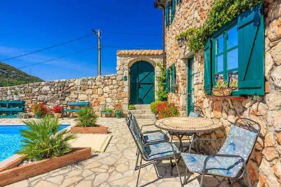 Ferienhaus mit Pool und Klimaanlage