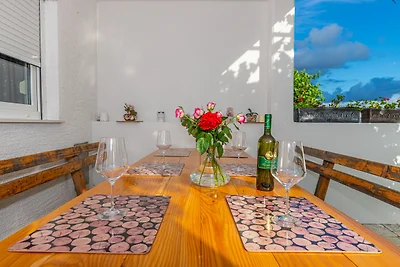 Ferienwohnung mit Meerblick und Pool