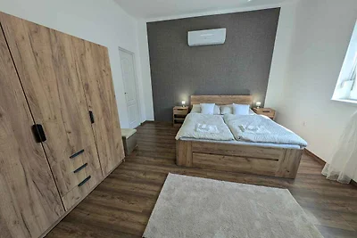 Ferienhaus im Ortszentrum mit Klimaanlage und