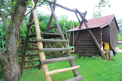 Ferienhaus mit Kamin und Garten